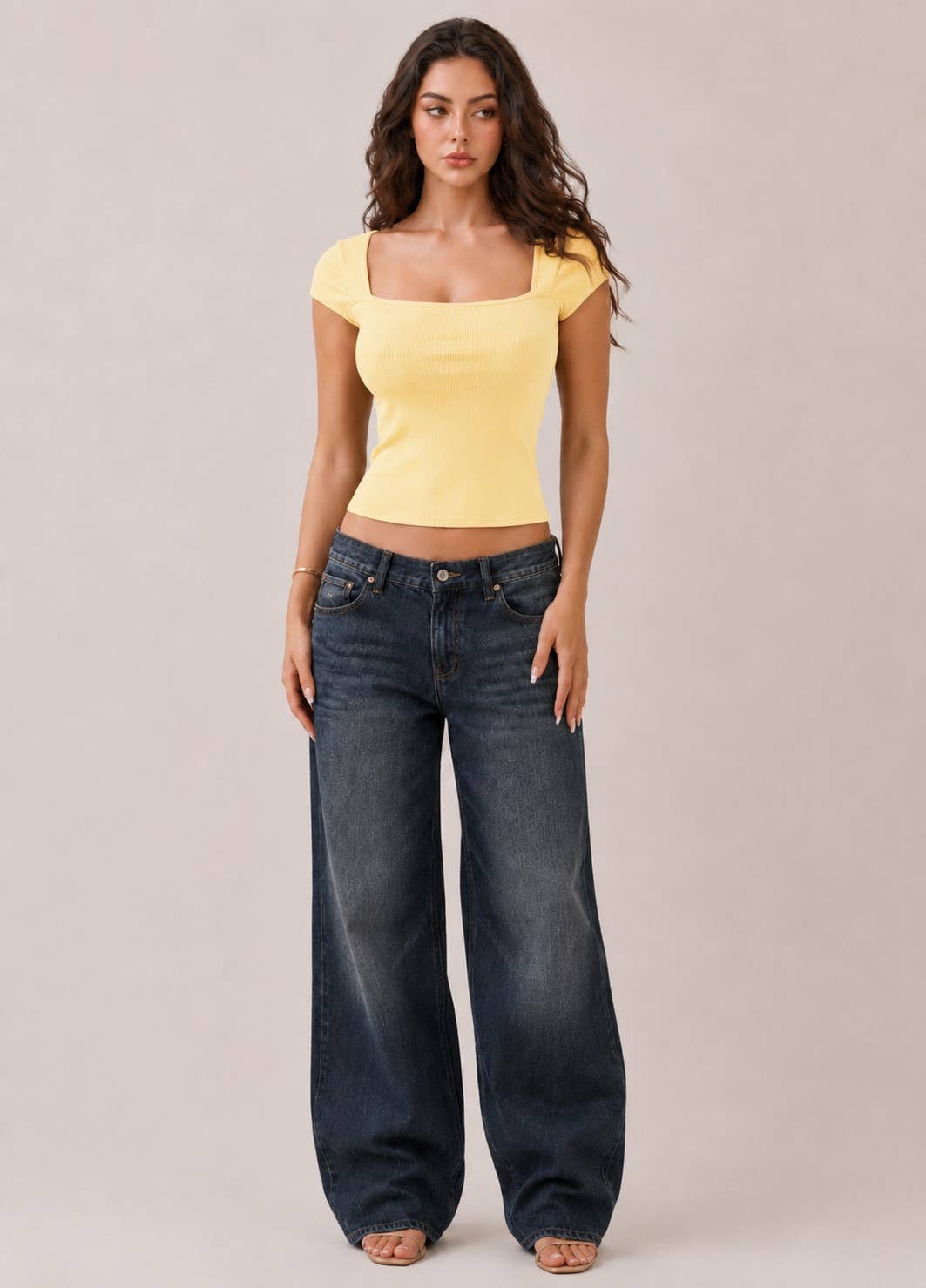 RT52165B - SQUARE NK CAP SLV TOP