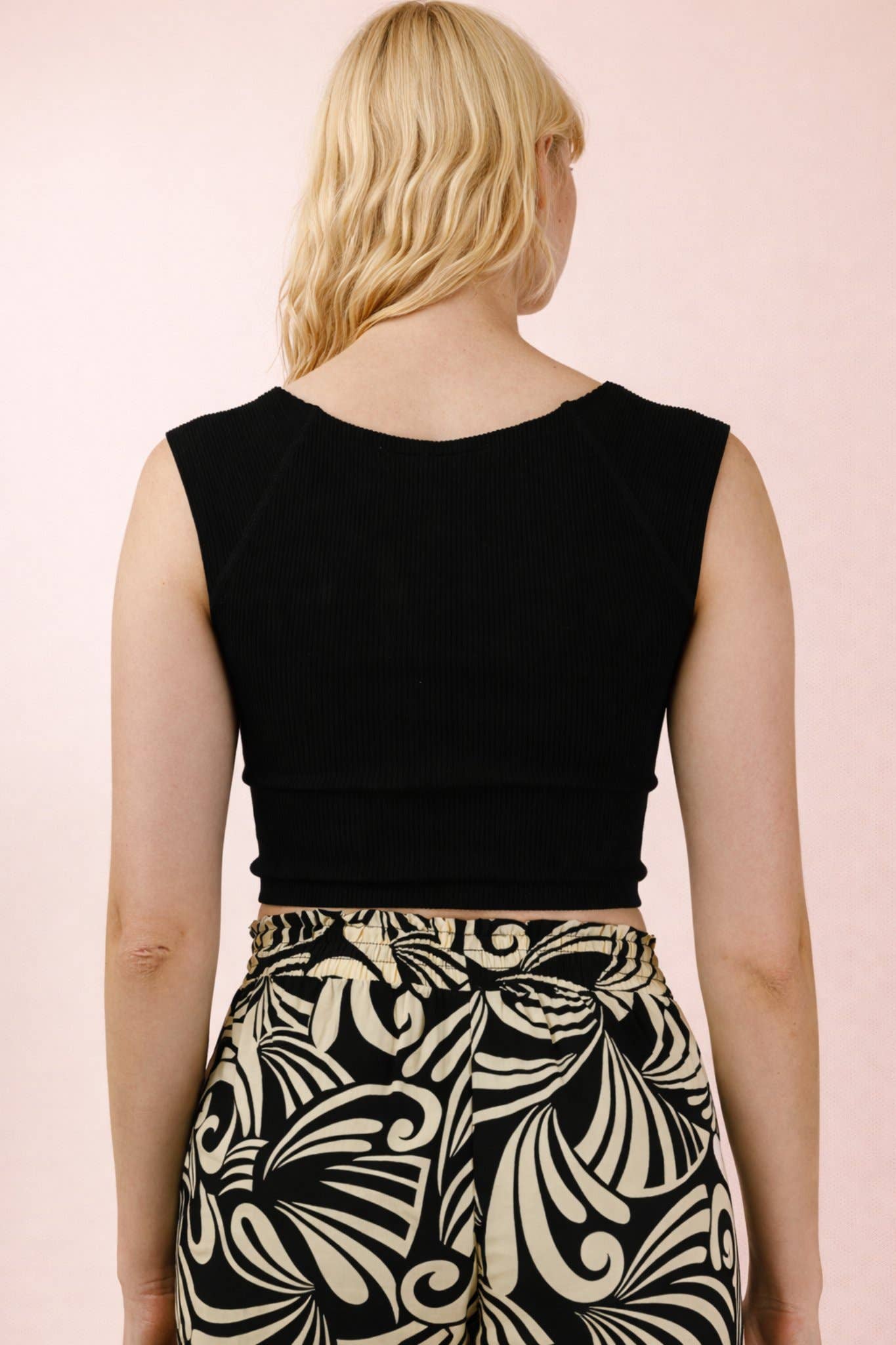 Black Sweetheart Neckline Fitted Crop Top