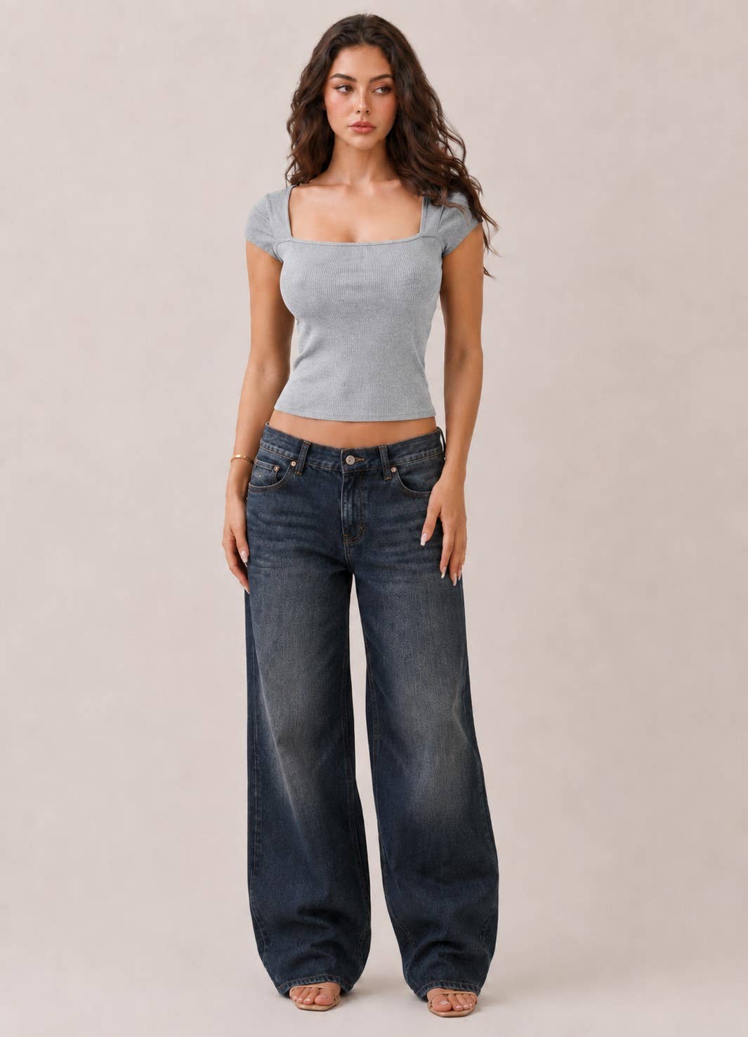 RT52165B - SQUARE NK CAP SLV TOP