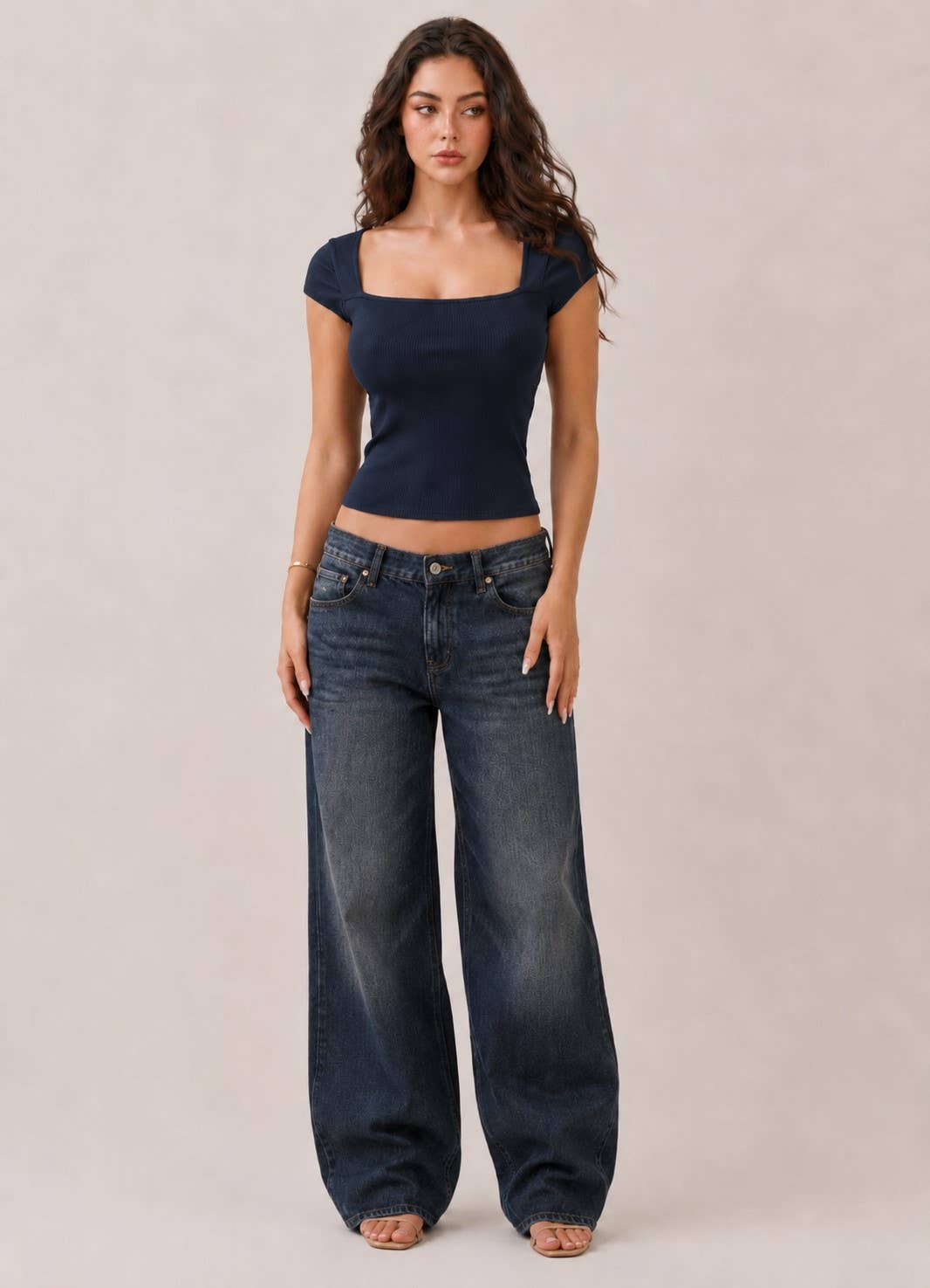 RT52165B - SQUARE NK CAP SLV TOP