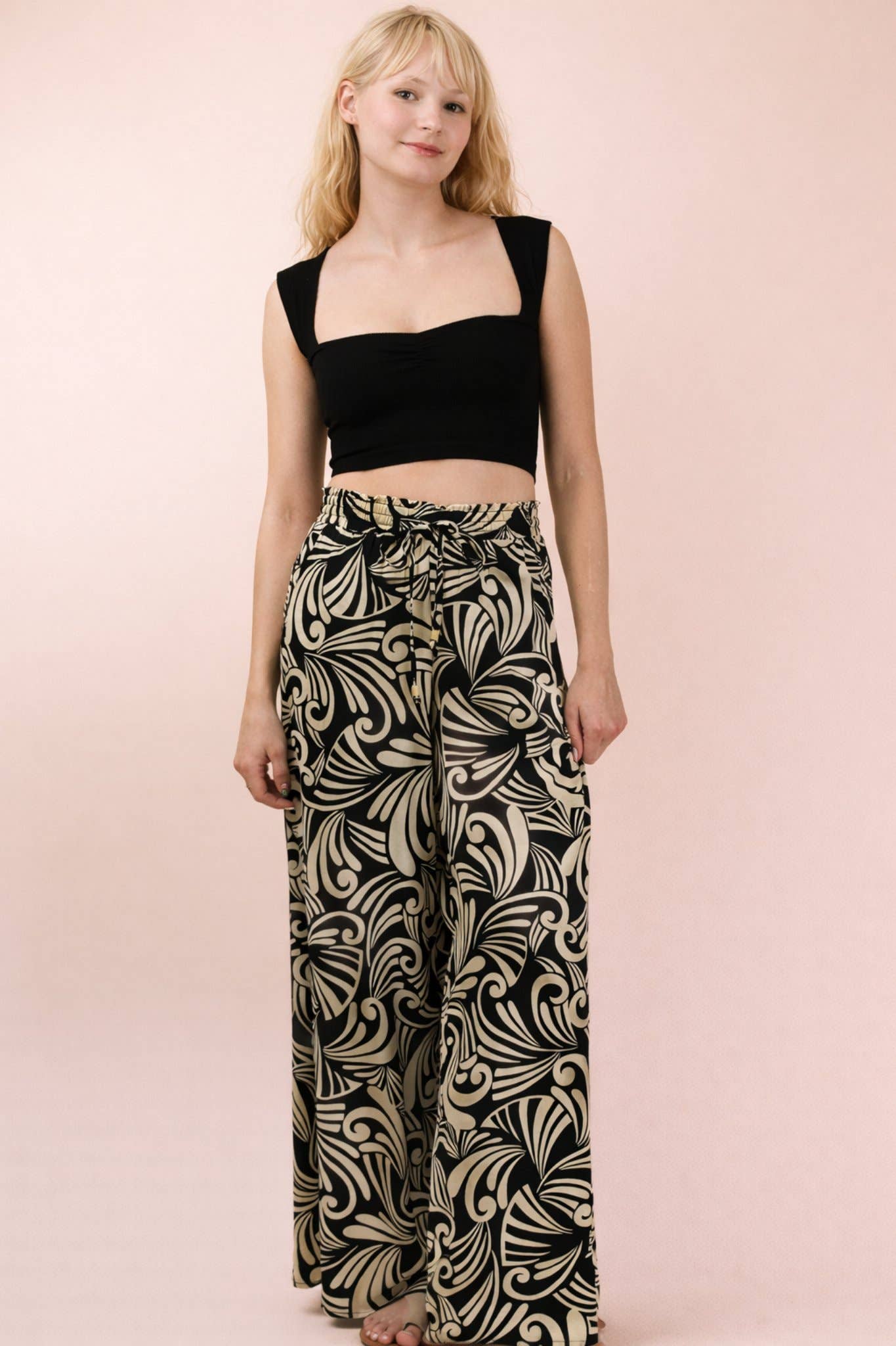 Black Sweetheart Neckline Fitted Crop Top