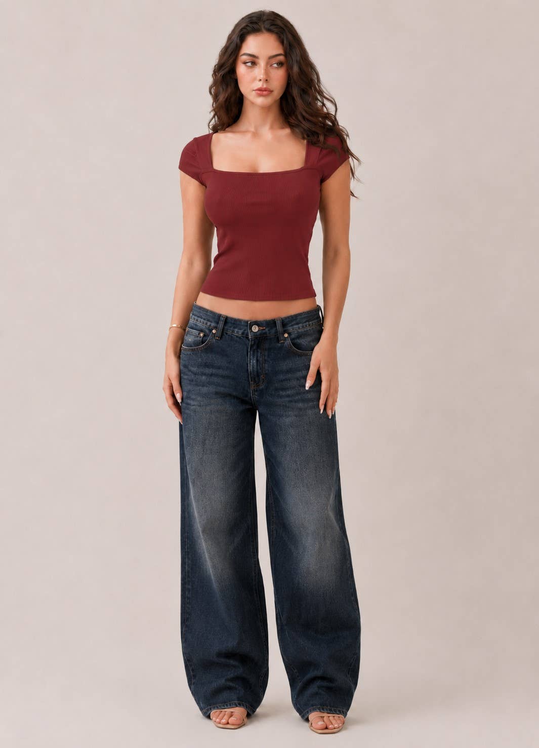 RT52165B - SQUARE NK CAP SLV TOP