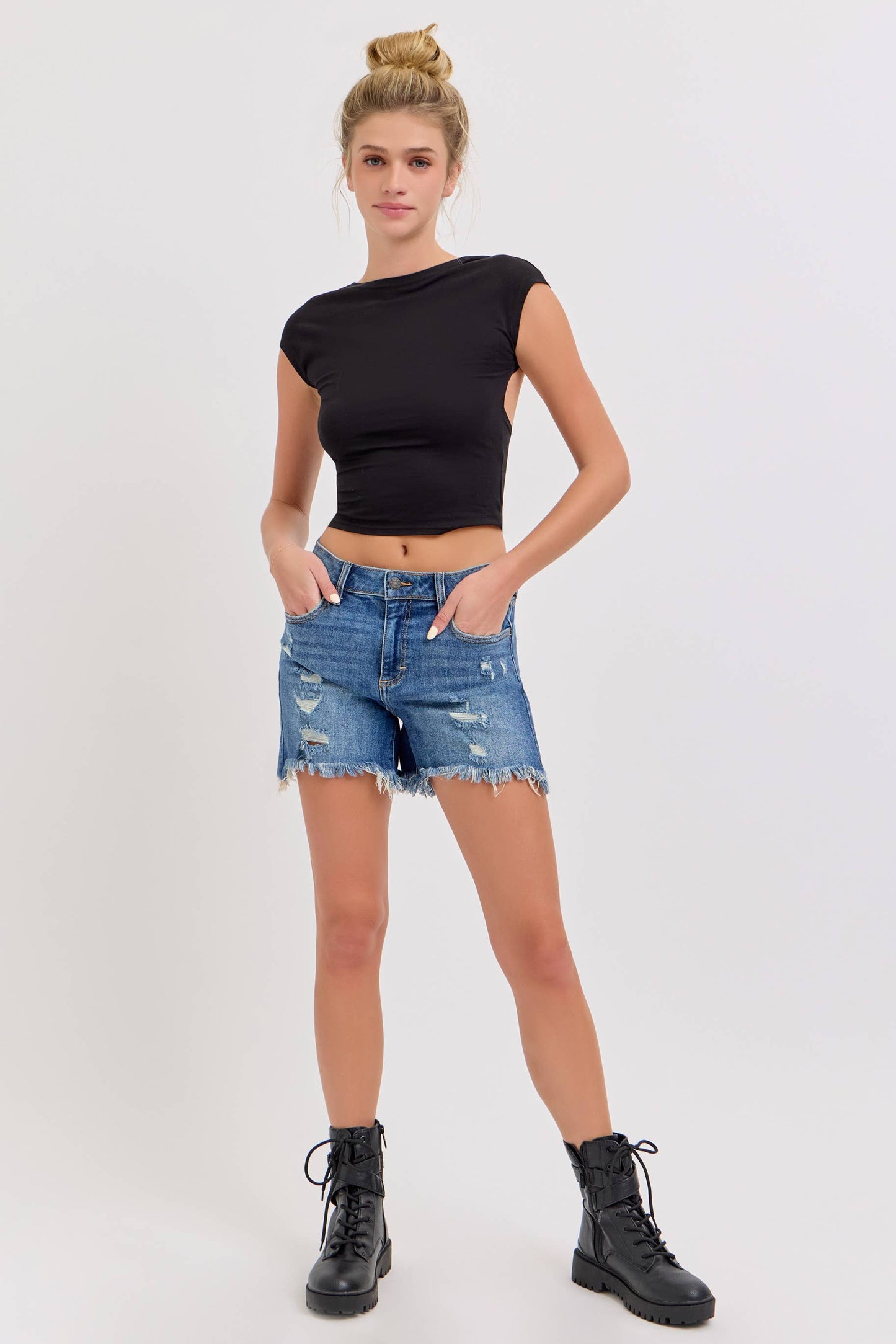 Cello Boyfriend Shorts with Uneven Fray Hem Dark